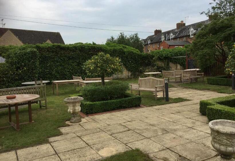 اتاق استاندارد, The Bell Inn