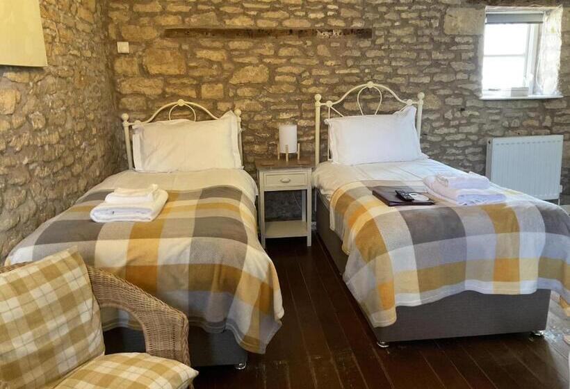 اتاق استاندارد, The Bell Inn