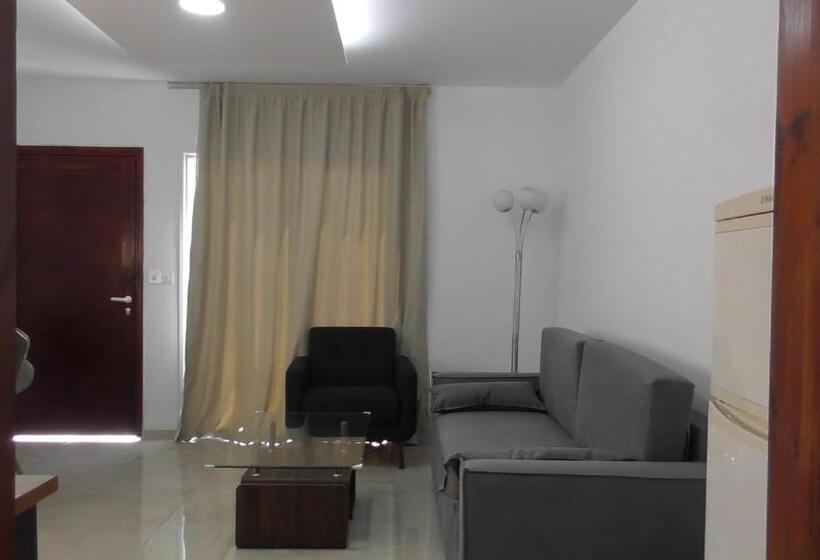 بانگلوی استاندارد, Bella Rosa Hotel Cyprus