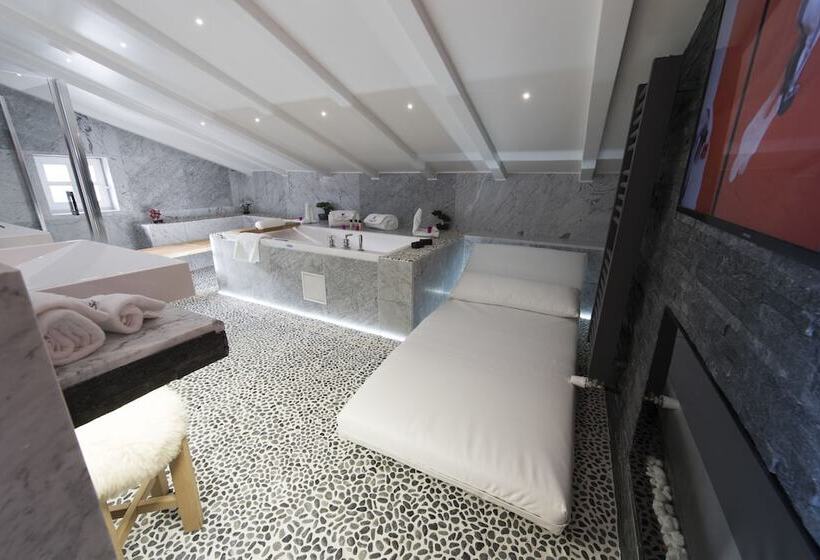 اتاق استاندارد, Snow Lodge Hotel Courchevel 1850