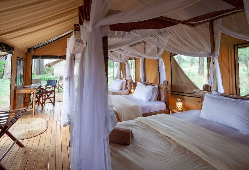 اتاق استاندارد با تخت دوبل و چشم‌انداز پارک, Baobab Tented Camp