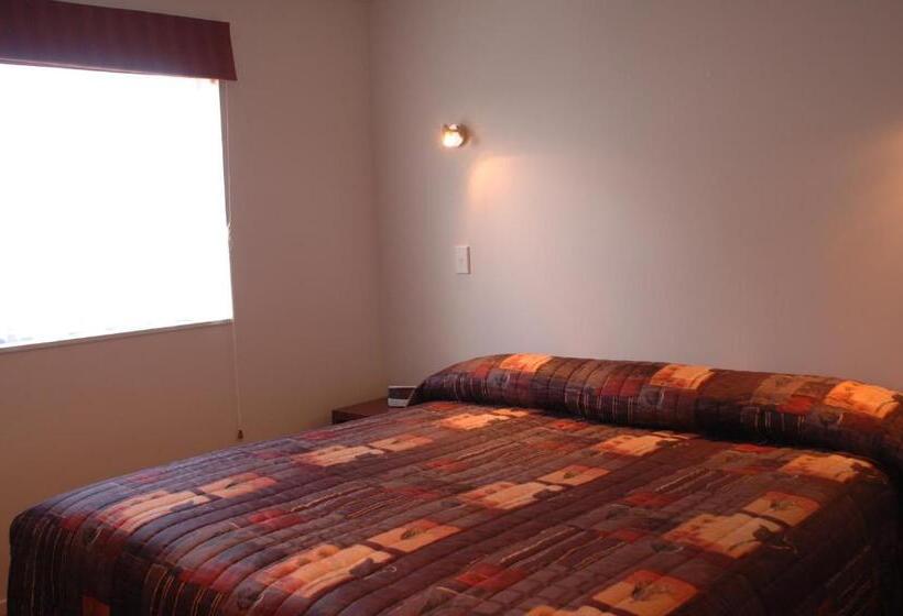 آپارتمان 3 خوابه, Shelby Motor Lodge