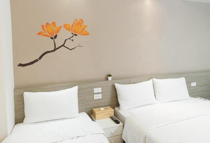 اتاق استاندارد سه نفره, Uno Backpackers Inn