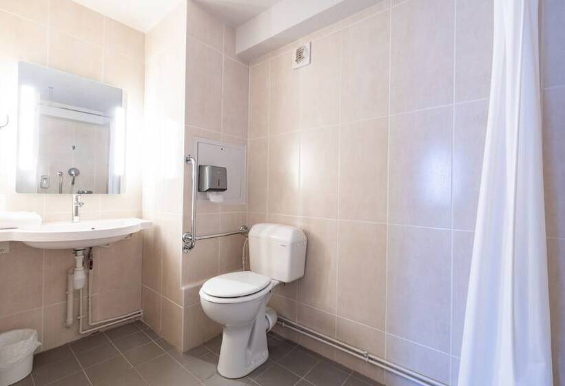 اتاق استاندارد برای معلولان, B&b Hotel Laval Changé