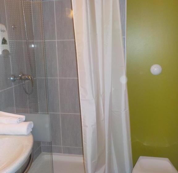 اتاق استاندارد سه نفره, B&b Hotel Pézenas