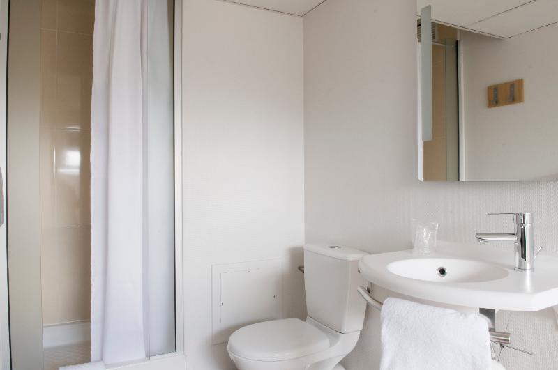 اتاق استاندارد سه نفره, B&b Hotel Saint Quentin