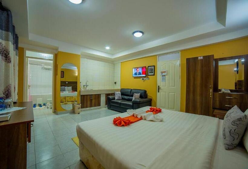 استودیوی سوپریور, Eureka Place Hotel Kampala