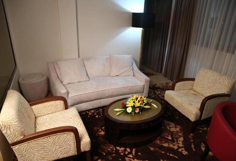 مجموعه ویستا شهر, Hôtel Fleur De Lys Plateau