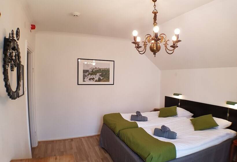 اتاق استاندارد سه نفره, Slite Badhotell