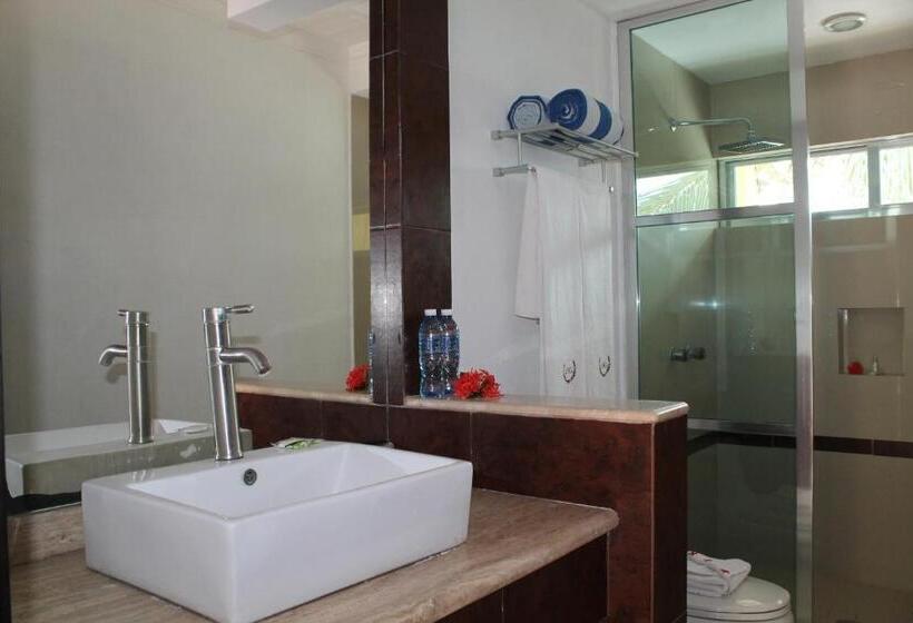 اتاق لوکس, La Quinta Gran Bahía, Cuastecomates   Todo Incluido