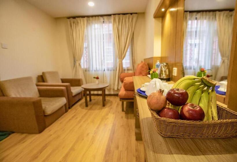اتاق لوکس, Mums Home, A Classical Comfort