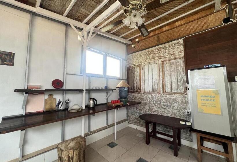اتاق لوکس خانوادگی, Seabreeze Hostel Bali