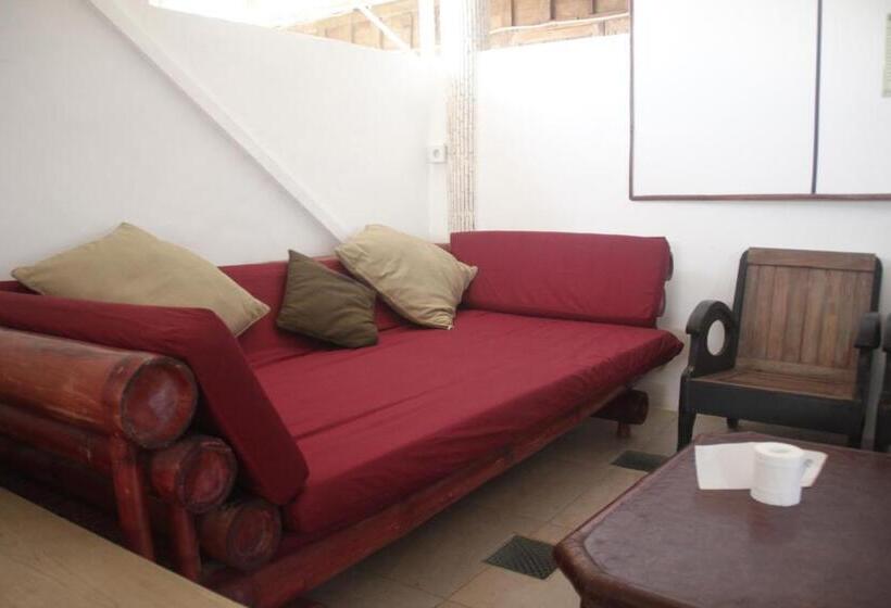 اتاق استاندارد یک تخته با سرویس بهداشتی مشترک, Seabreeze Hostel Bali