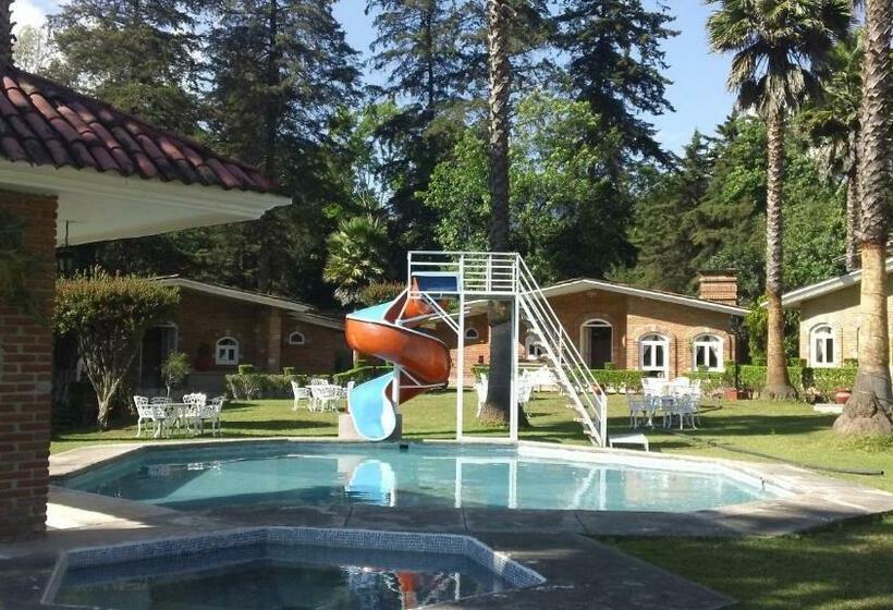 ویلای 3 خوابه با چشم‌انداز باغ, Villa Monarca Inn