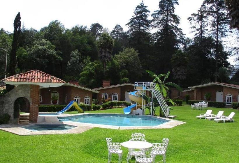 ویلای 3 خوابه با چشم‌انداز باغ, Villa Monarca Inn