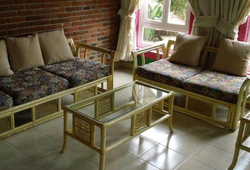 ویلای 2 خوابه, Villa Monarca Inn