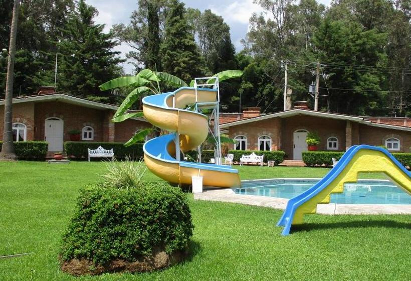 ویلای 3 خوابه با چشم‌انداز باغ, Villa Monarca Inn