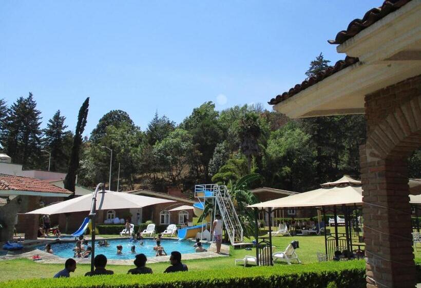 ویلای 3 خوابه با چشم‌انداز باغ, Villa Monarca Inn