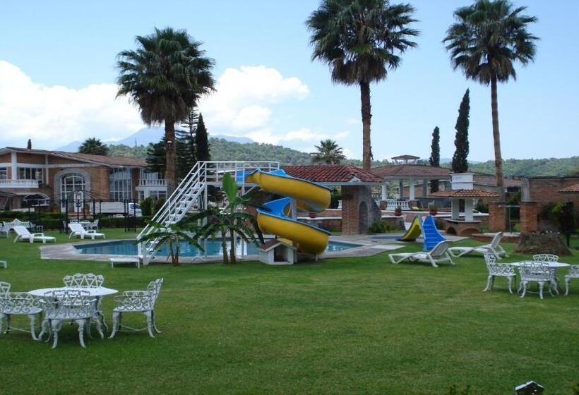 ویلای 3 خوابه با چشم‌انداز باغ, Villa Monarca Inn