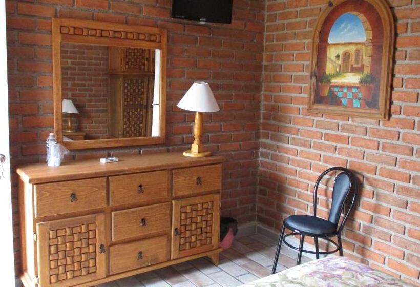 اتاق استاندارد با 2 تخت دوبل, Villa Monarca Inn