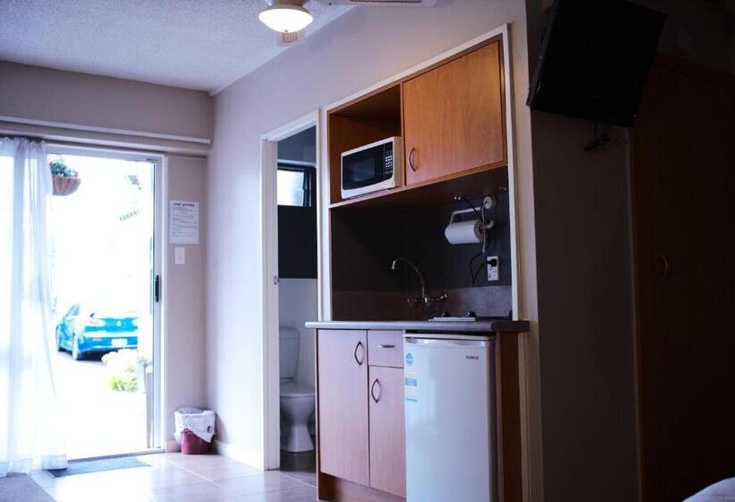 استودیوی استاندارد, Kiwi Studios Motel