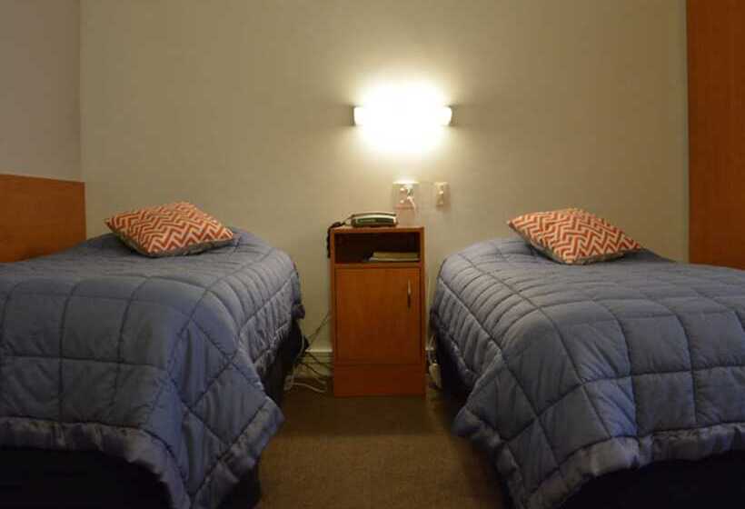 استودیو خانوادگی, Kiwi Studios Motel