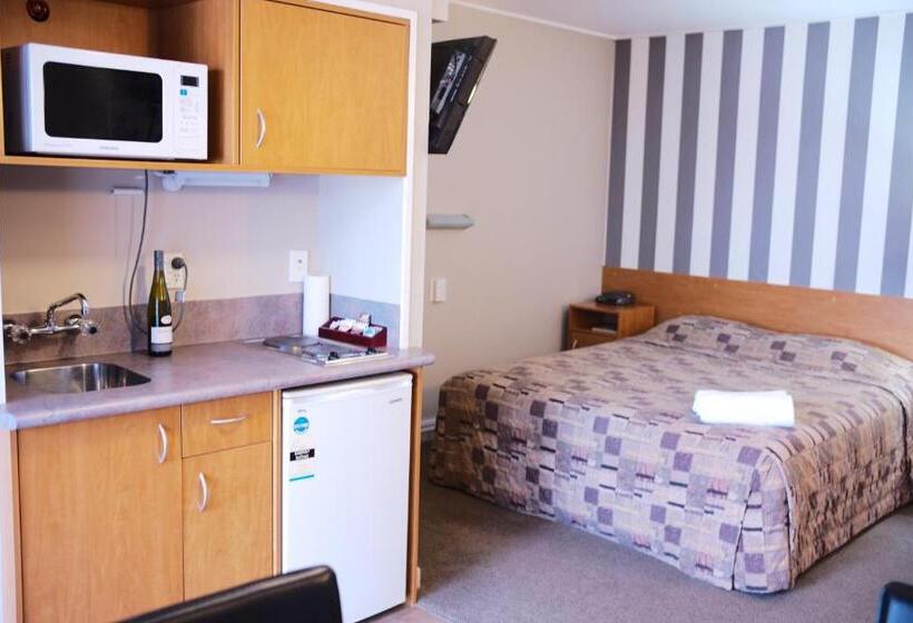 استودیوی استاندارد, Kiwi Studios Motel