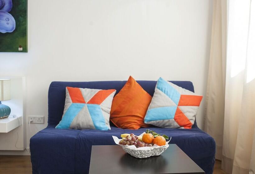 استودیوی لوکس, Operetta House