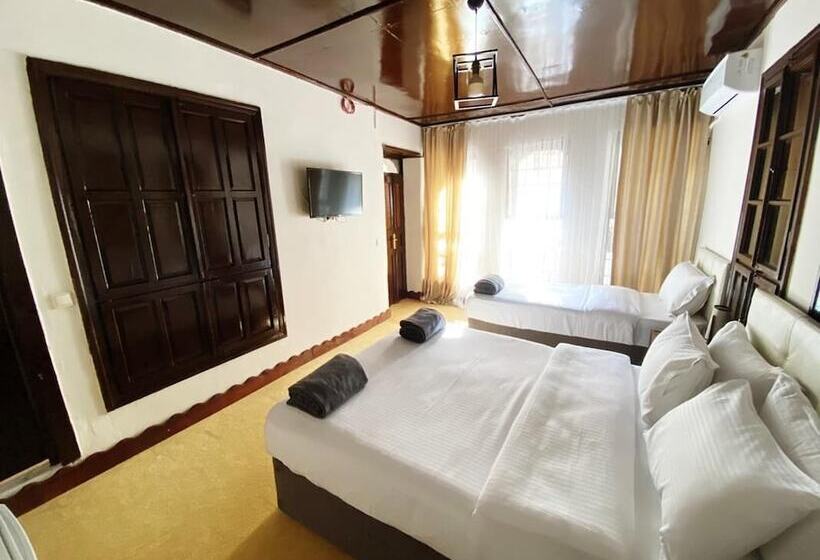 اتاق استاندارد سه نفره, Dostlar Konagi Butik Otel