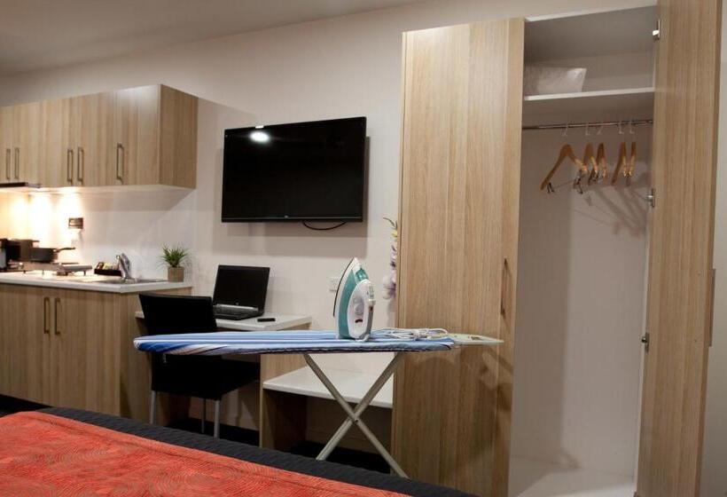 استودیوی استاندارد, Abode37 Motel Emerald