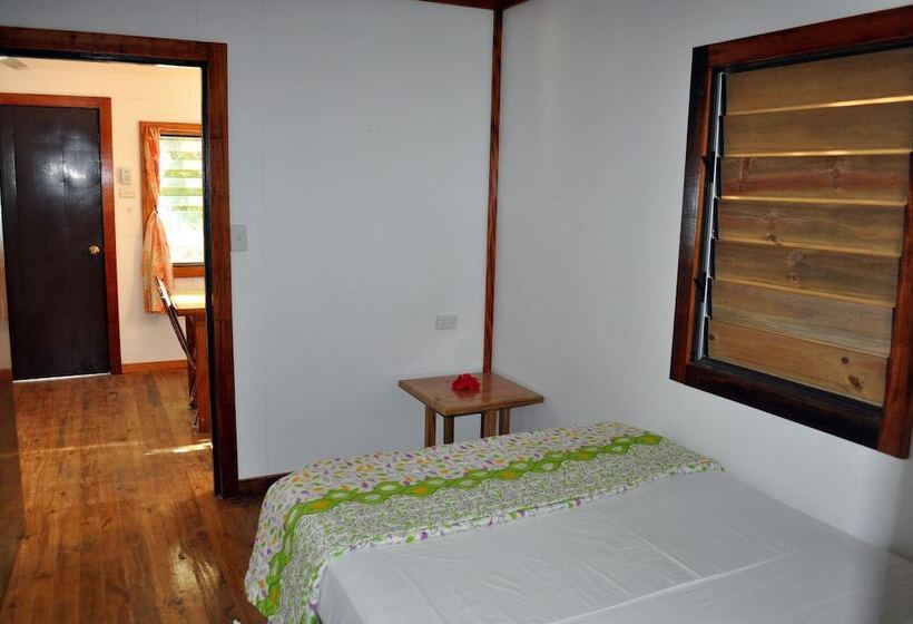 Standard Room, Ratu Kini Backpackers And Dive Resort