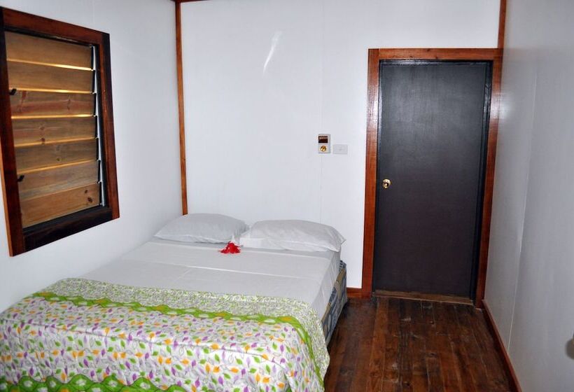 Standard Room, Ratu Kini Backpackers And Dive Resort