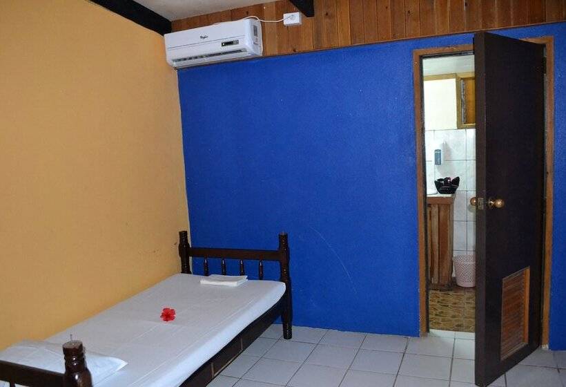 تختخواب در اتاق مشترک, Ratu Kini Backpackers & Dive Resort