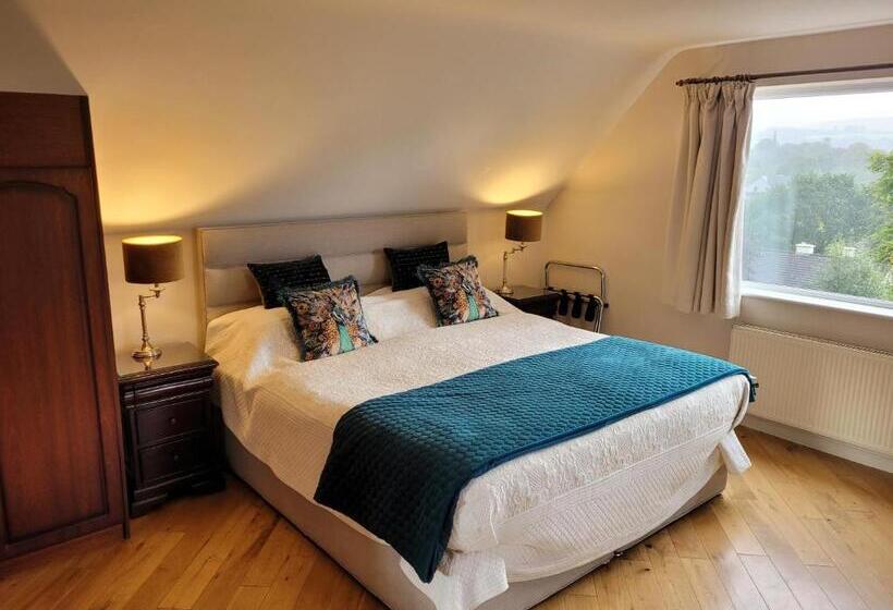 اتاق سوپریور با تخت بزرگ, Rockcrest House