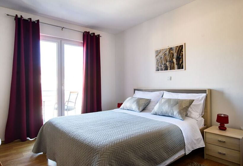 سوییت لوکس, California Apartments