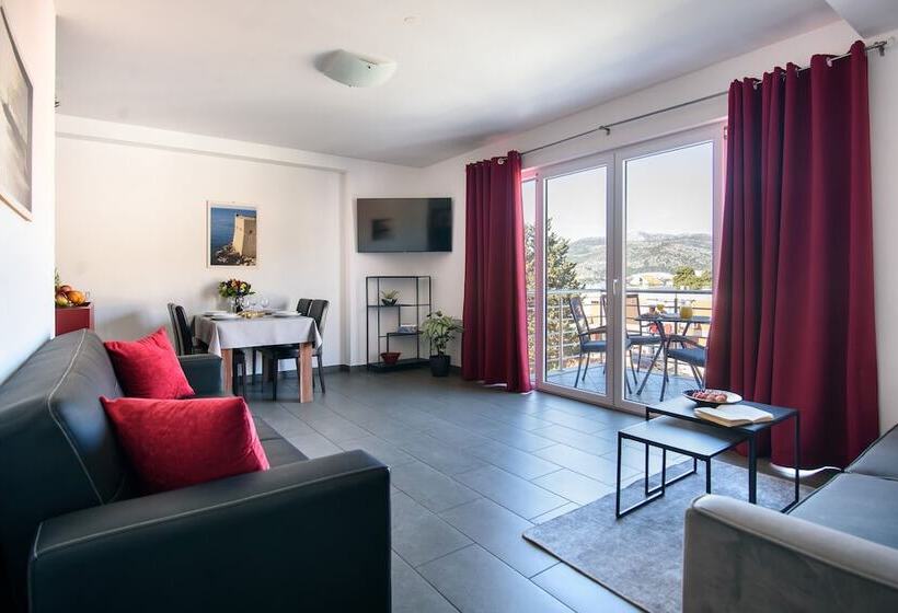 سوییت لوکس, California Apartments