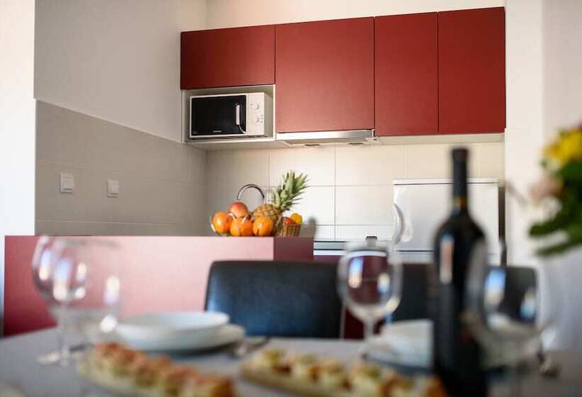 سوییت لوکس, California Apartments