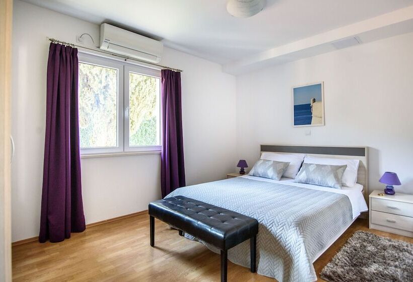 سوئیت راحتی, California Apartments