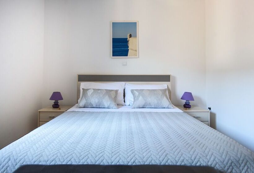 سوئیت راحتی, California Apartments