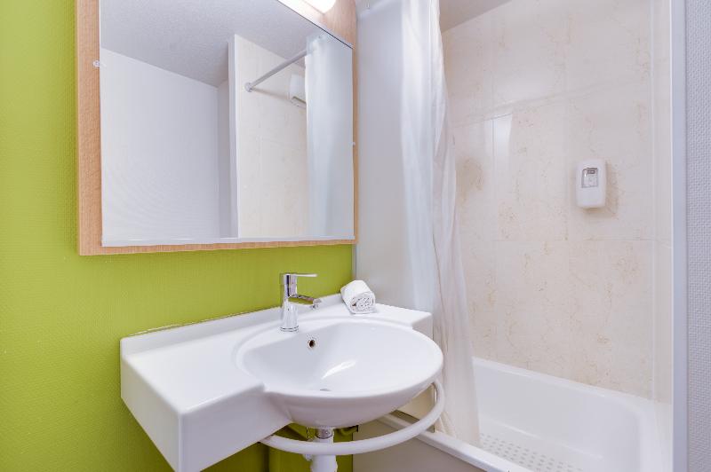 اتاق استاندارد چهار تخته, B&b Hotel Frejus Puget Sur Argens