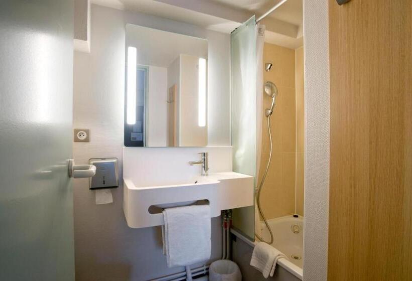 اتاق کلاسیک چهارنفره, B&b Hotel Moulins
