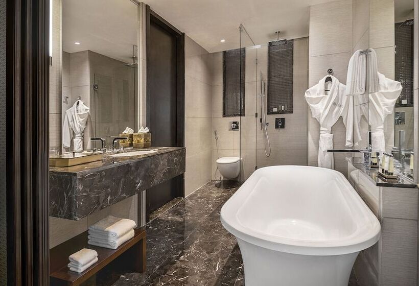 Номер Executive, Pullman New Delhi Aerocity An Accor Hotels Brand