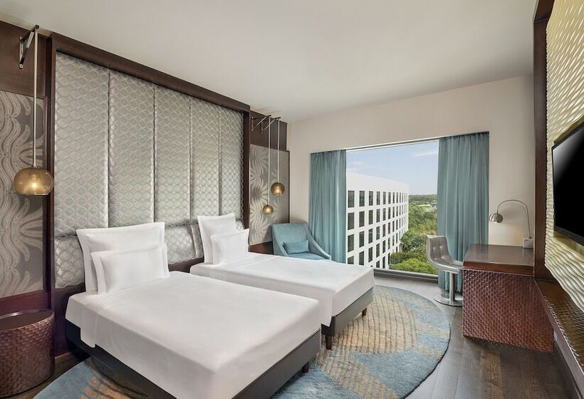 Номер Executive, Pullman New Delhi Aerocity An Accor Hotels Brand