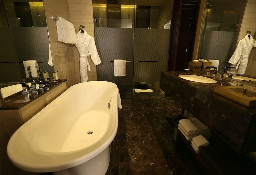 Номер Deluxe, Pullman New Delhi Aerocity An Accor Hotels Brand