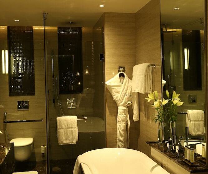 Номер Deluxe, Pullman New Delhi Aerocity An Accor Hotels Brand