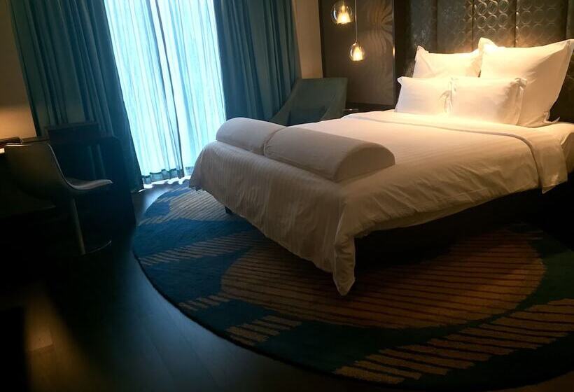 Номер Executive, Pullman New Delhi Aerocity An Accor Hotels Brand