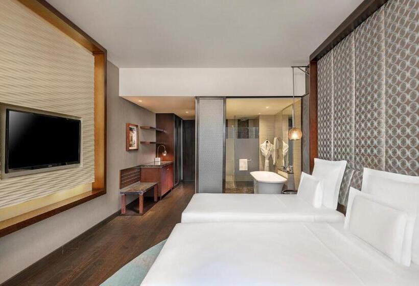 Номер Deluxe, Pullman New Delhi Aerocity An Accor Hotels Brand