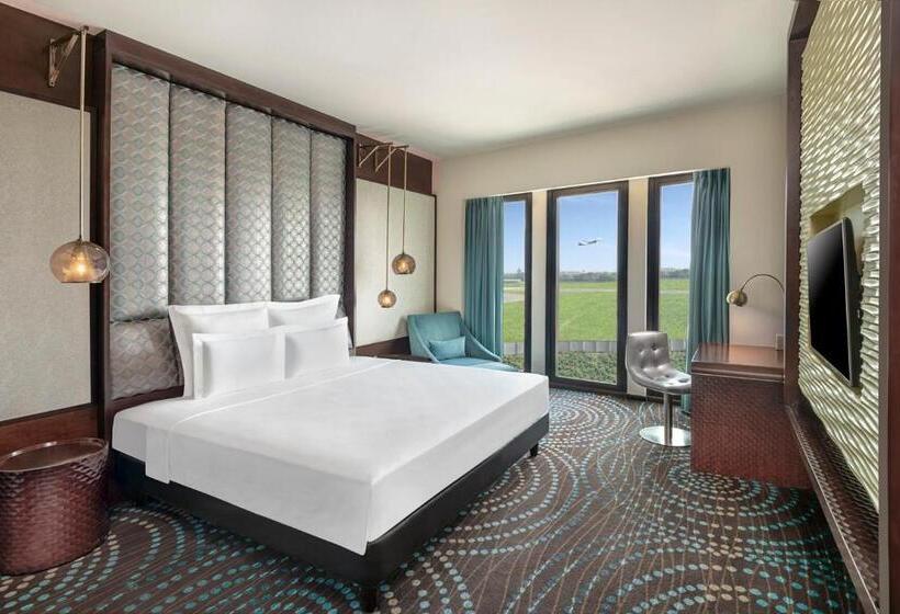 Номер Deluxe Кровать Кинг, Pullman New Delhi Aerocity An Accor Hotels Brand