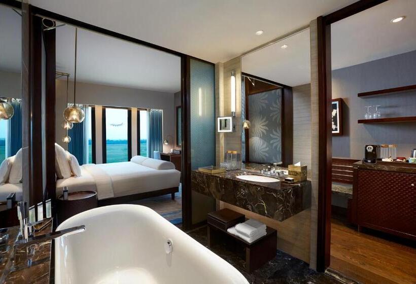 Номер Executive Кровать Кинг, Pullman New Delhi Aerocity An Accor Hotels Brand