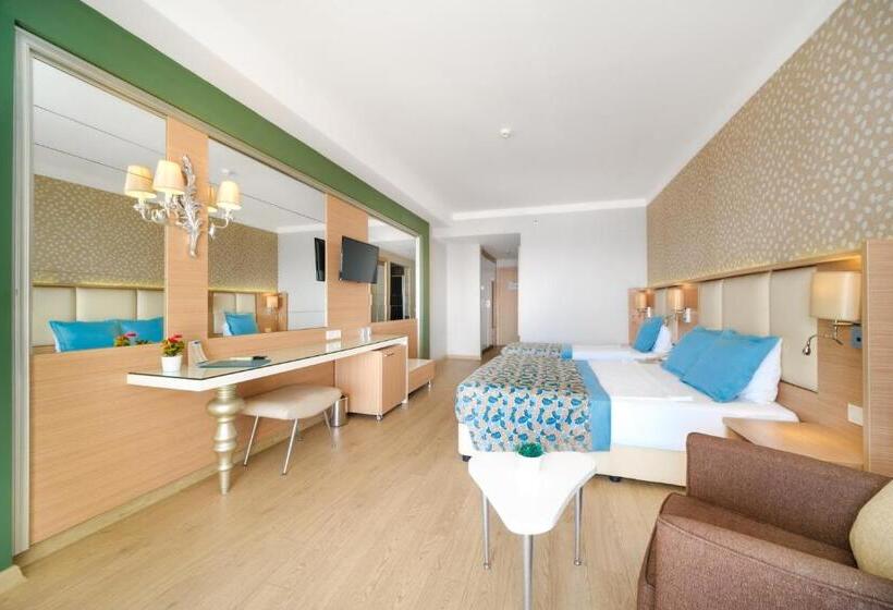 اتاق سوپریور سه تخته, Royal Garden Beach Hotel   All Inclusive